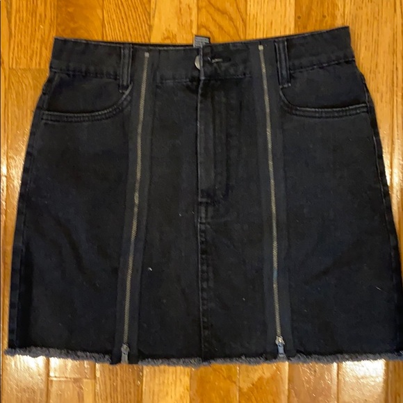 Skirt - Picture 4 of 4